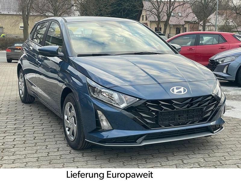 Neu Hyundai i20 90 PS (66 kW) 2026 Blau Limousine