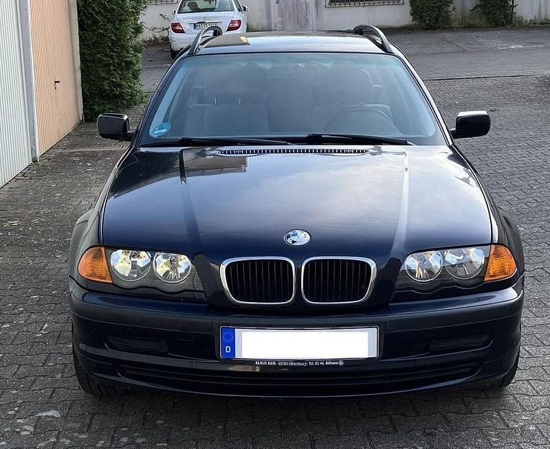 Gebraucht BMW 318 118 PS (86 kW) 2001 Blau Kombi