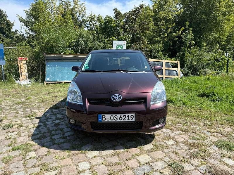 Maroon mica Gebraucht 2007 Toyota Corolla Verso Luna Van / Kleinbus | 4.999 € (Fairer Preis) - Bild 1/4