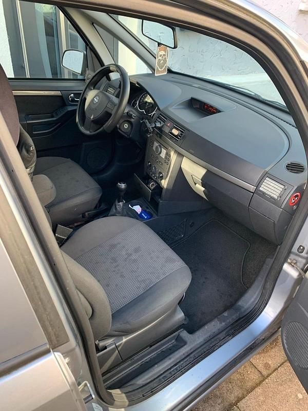 Gebraucht Opel Meriva 90 PS (66 kW) 2007 Silber Van / Kleinbus