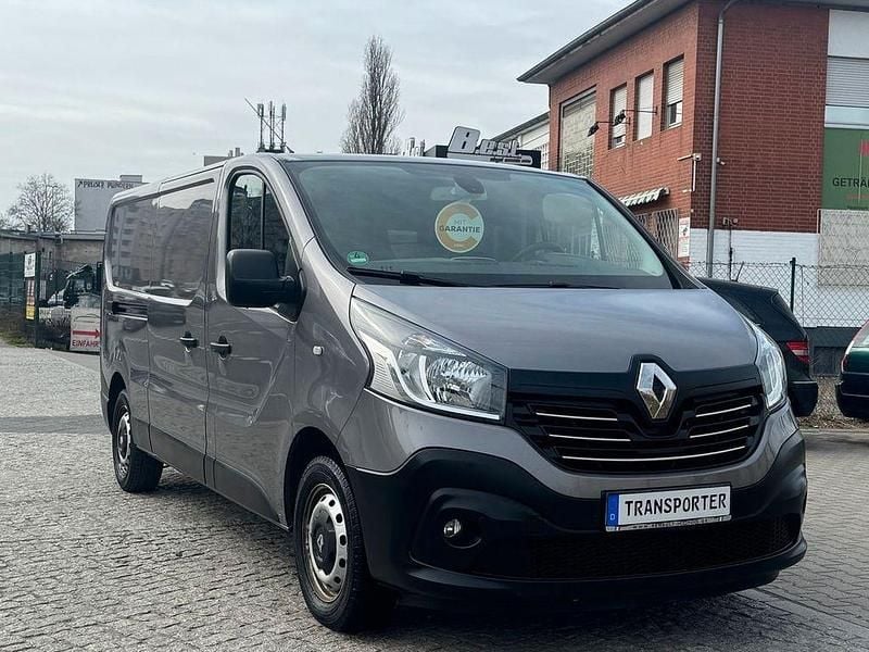 Gebraucht Renault Trafic Komfort 145 PS (106 kW) 2018 Grau Van / Kleinbus