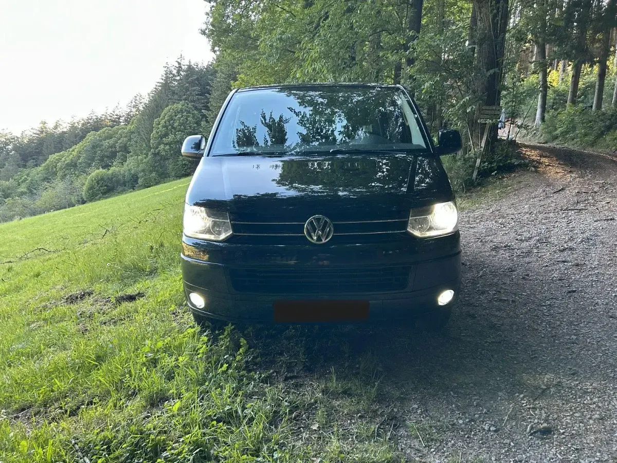 Gebraucht VW Multivan 179 PS (131 kW) 2010 Schwarz Van / Kleinbus