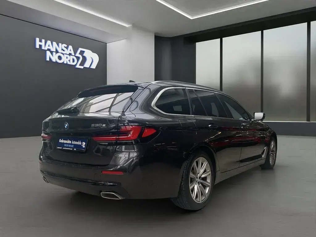 Używany BMW 530e 292 KM (214 kW) 2022 Szary Sedan/Limuzyna