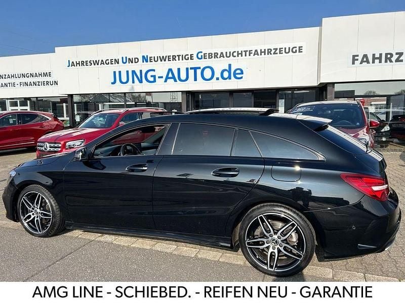 Schwarz Gebraucht 2019 Mercedes CLA200 Shooting Brake AMG line Kombi | 17.590 € (Fairer Preis) - Bild 1/4