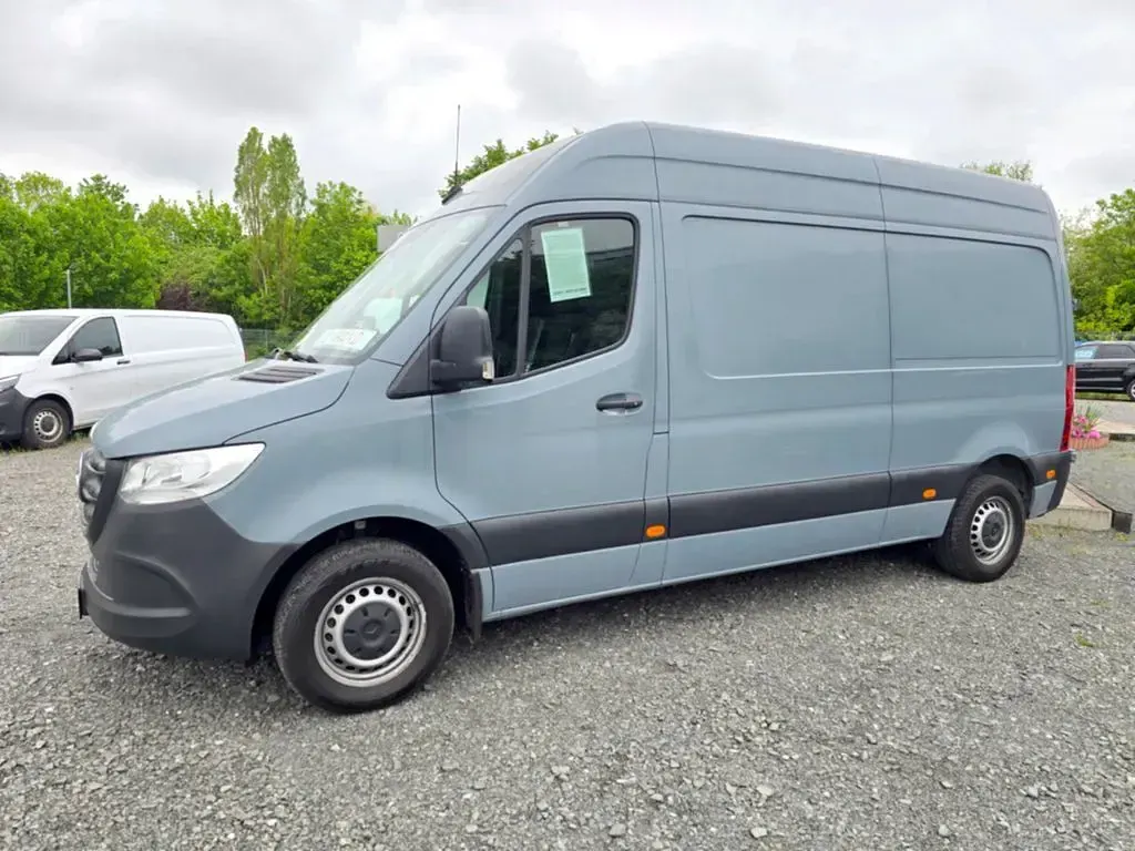 Gebraucht Mercedes Sprinter 143 PS (105 kW) 2018 Violett Van