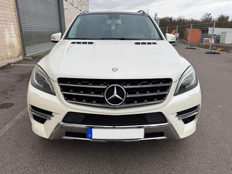 Gebraucht Mercedes ML350 258 PS (189 kW) 2013 Weiß SUV