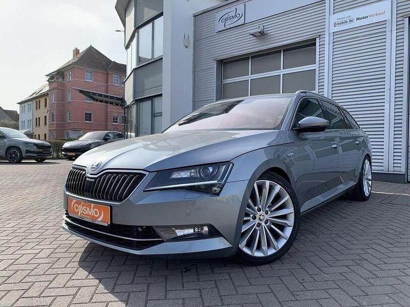 Grau Gebraucht 2019 Skoda Superb LAURIN & KLEMENT Kombi | 24.740 € (Guter Preis) - Bild 1/4