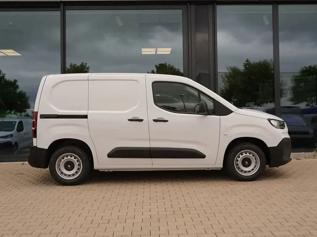 Neu Fiat Doblò Easy 110 PS (80 kW) 2026 Weiß Van / Kleinbus