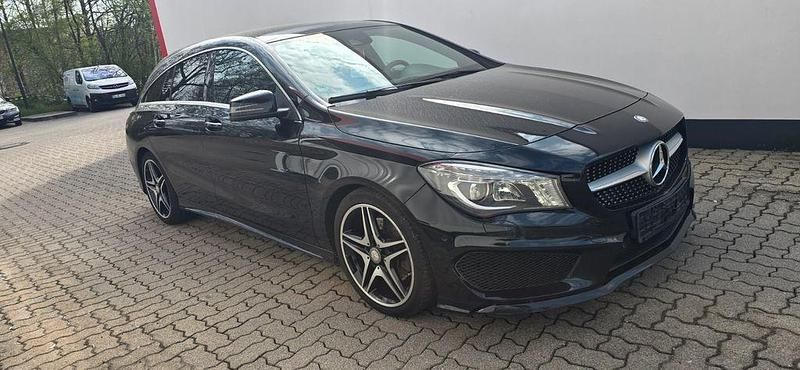 Gebraucht Mercedes CLA220 Shooting Brake 177 PS (130 kW) 2016 Schwarz Kombi