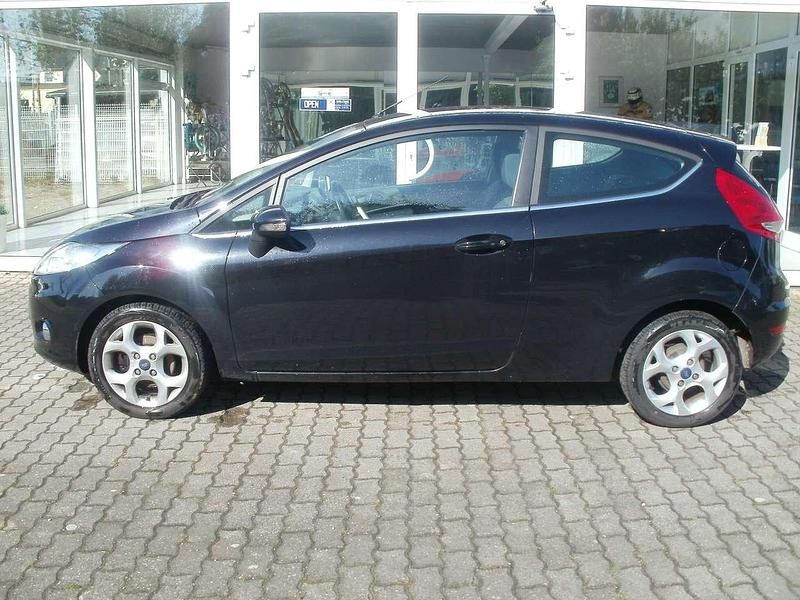 Gebraucht Ford Fiesta 97 PS (71 kW) 2008 Schwarz Kleinwagen