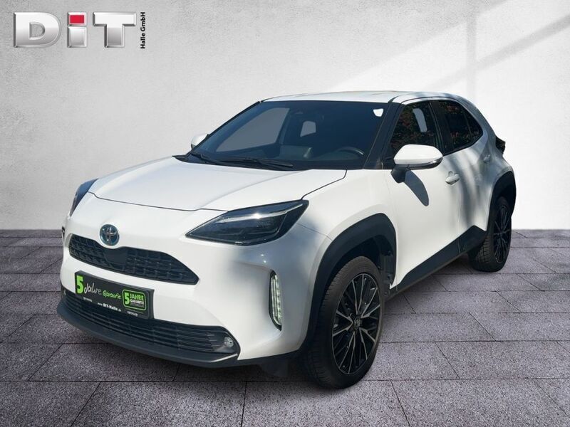 Super white 2 Gebraucht 2022 Toyota Yaris Hybrid Team SUV | 25.240 € (Fairer Preis) - Bild 1/4