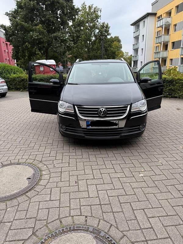 Schwarz Gebraucht 2007 VW Touran Van / Kleinbus | 4.000 € (Fairer Preis) - Bild 1/4