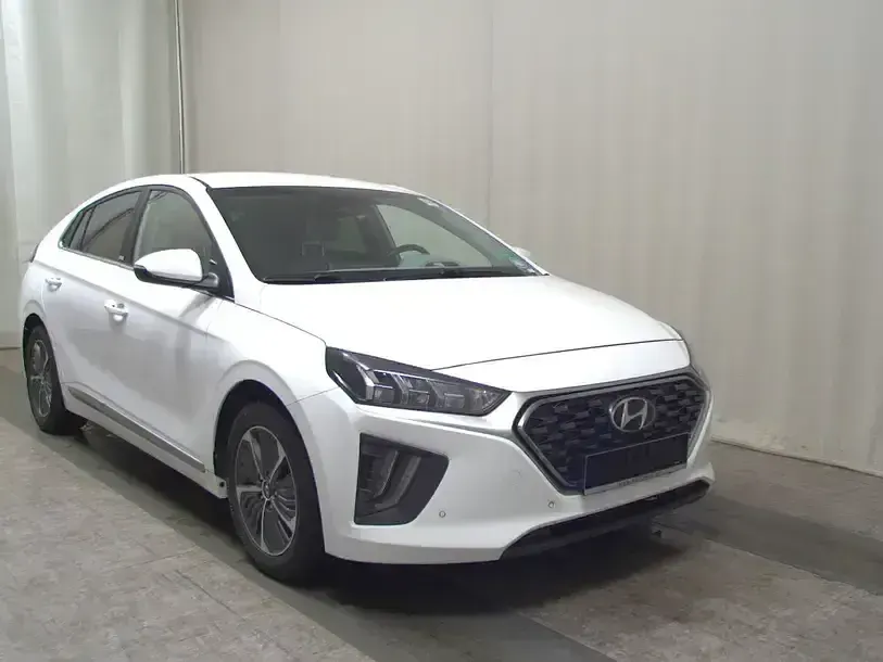 Gebraucht Hyundai Ioniq 141 PS (103 kW) 2021 Weiss Kleinwagen