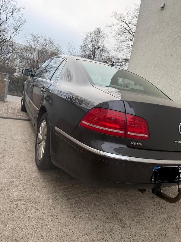 Braun Gebraucht 2013 VW Phaeton Limousine | 11.900 € (Fairer Preis) - Bild 1/4