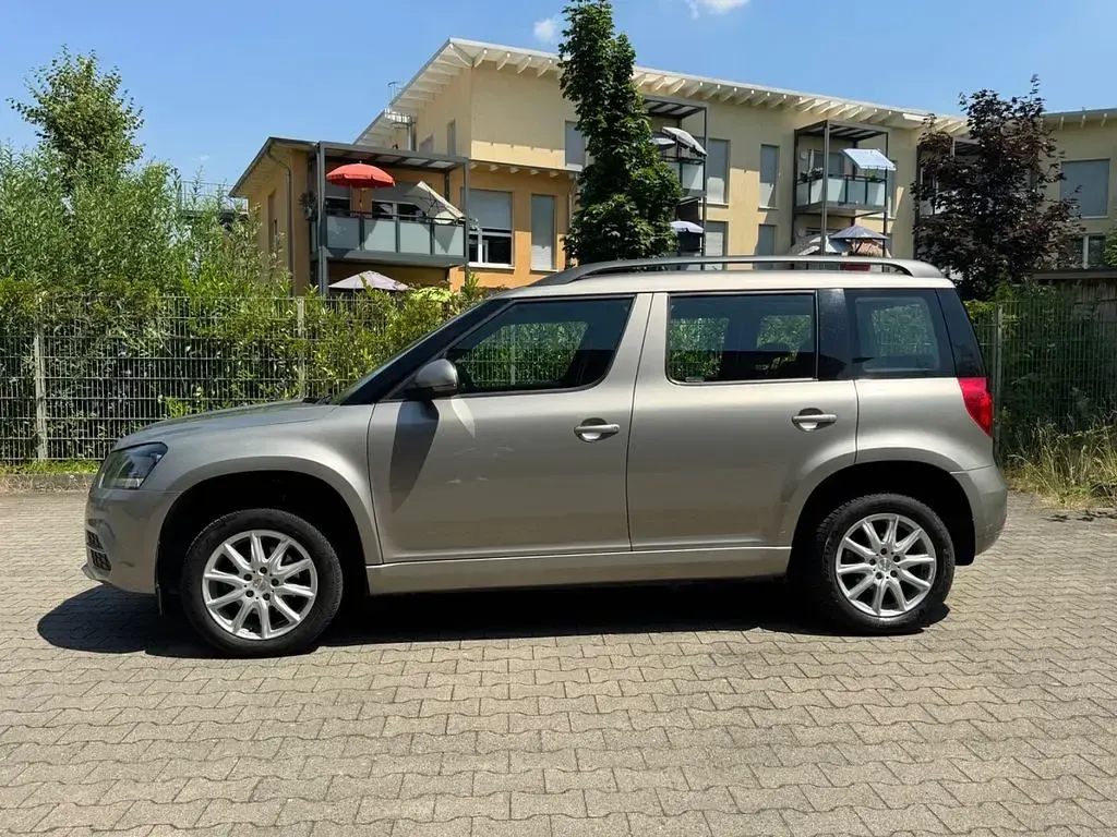 Gebraucht Skoda Yeti Active 105 PS (77 kW) 2014 Beige SUV
