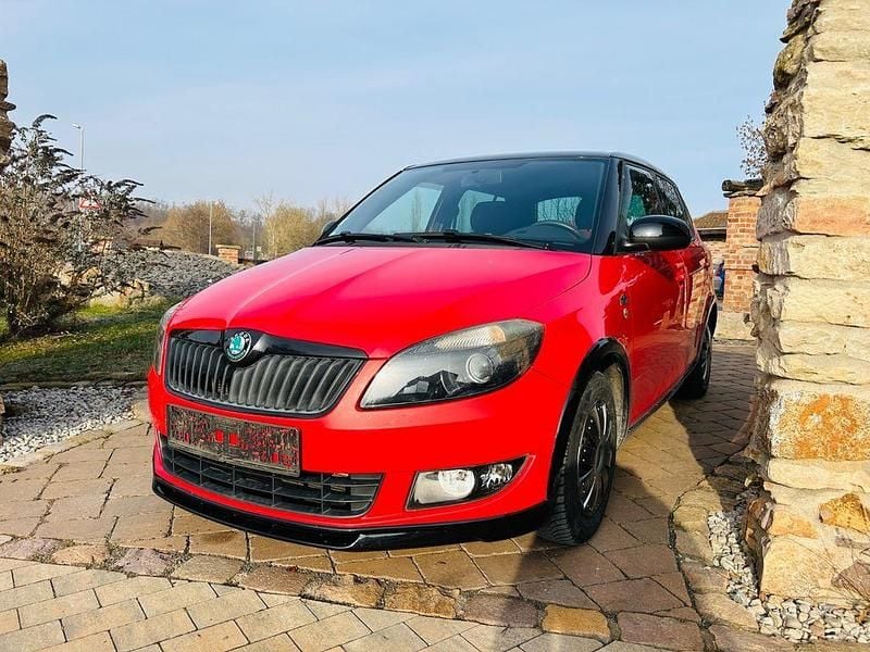 Rot Gebraucht 2012 Skoda Fabia Monte Carlo Limousine | 5.480 € (Fairer Preis) - Bild 1/4