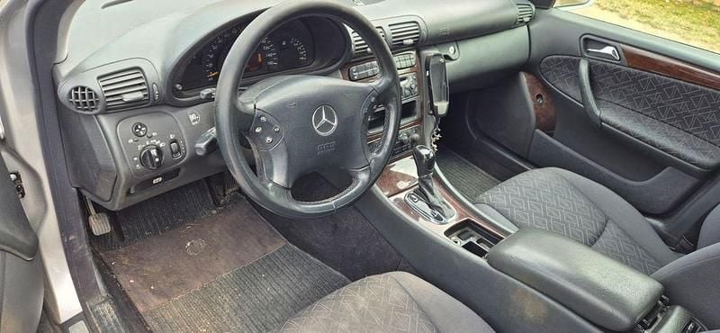 Gebraucht Mercedes C200 163 PS (119 kW) 2003 Silber Kombi