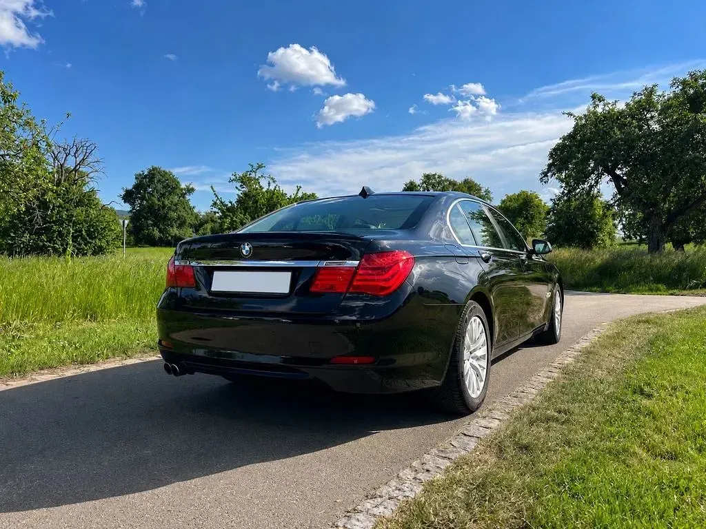 Gebraucht BMW 730 Sport Line 245 PS (180 kW) 2010 Schwarz Limousine