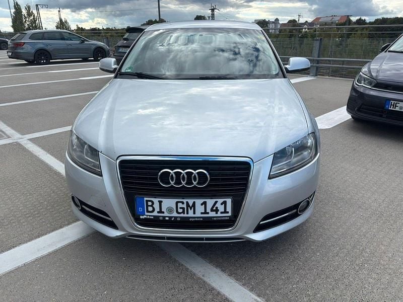 Gebraucht Audi A3 Sportback Attraction 140 PS (102 kW) 2011 Silber Kleinwagen
