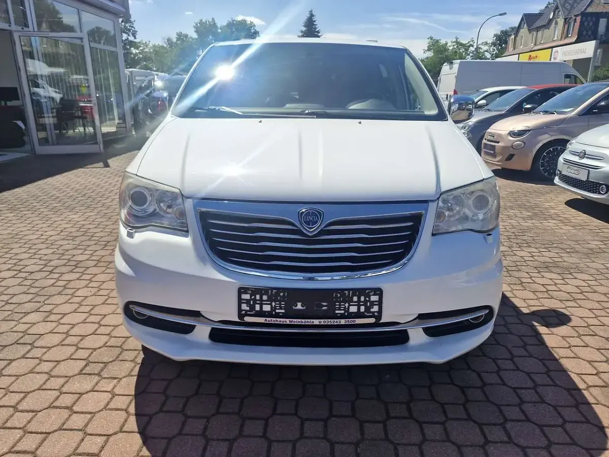 Gebraucht Lancia Voyager Silver 163 PS (119 kW) 2013 Stone white Van / Kleinbus