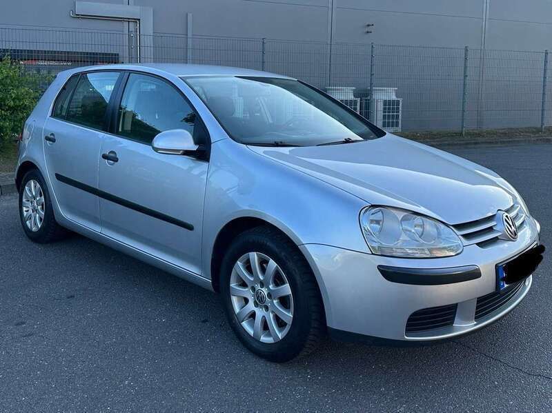 Grau Gebraucht 2004 VW Golf IV Trendline Limousine | 4.300 € (Teuer) - Bild 1/4