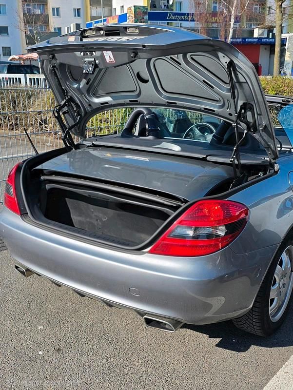 Gebraucht Mercedes SLK200 184 PS (135 kW) 2008 Grau Cabrio