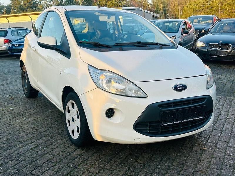 Gebraucht Ford Ka Trend 69 PS (50 kW) 2013 Weiß Kleinwagen