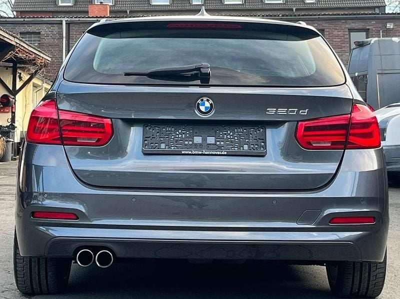 Gebraucht BMW 320 Advantage 190 PS (139 kW) 2016 Grau Kombi