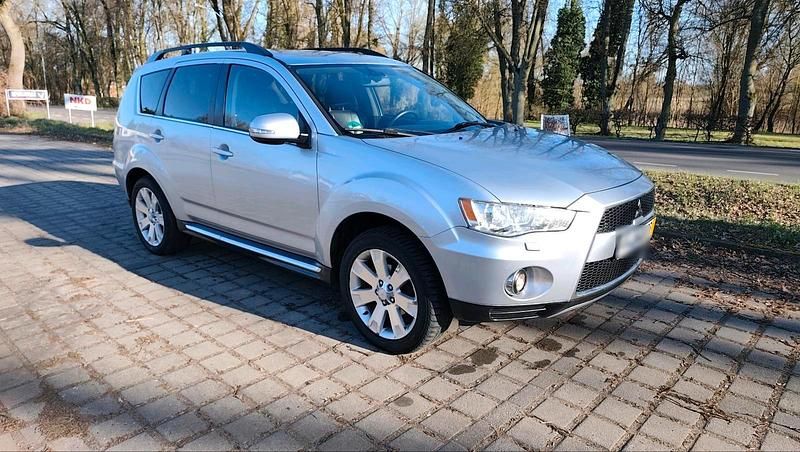 Gebraucht Mitsubishi Outlander 177 PS (130 kW) 2010 Grau SUV