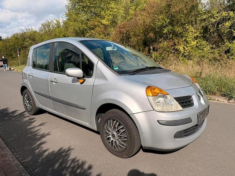 Silber Gebraucht 2006 Renault Modus Van / Kleinbus | 950 € (Fairer Preis) - Bild 1/4