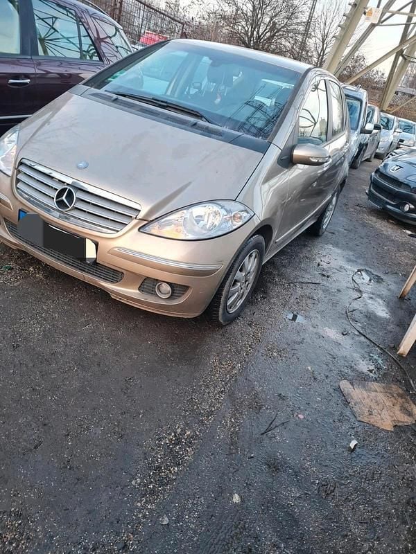 Gold Gebraucht 2005 Mercedes A180 Kleinwagen | 1.450 € (Fairer Preis) - Bild 1/4