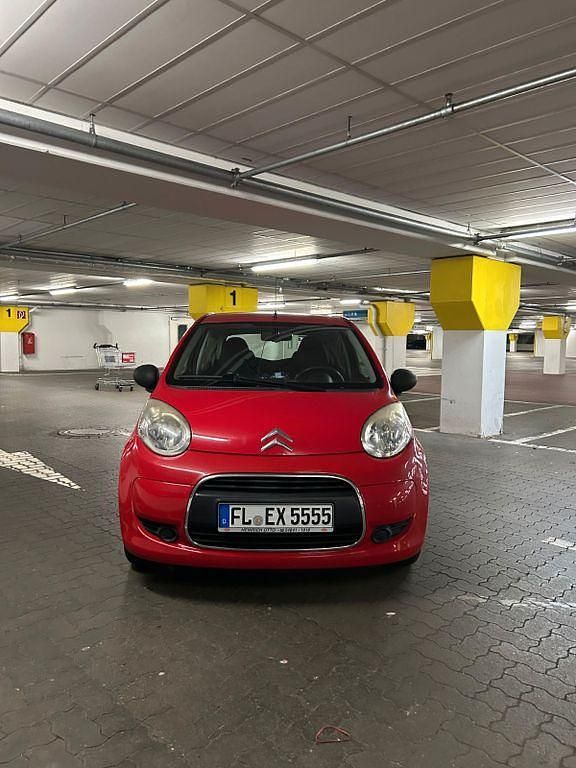 Rot Gebraucht 2009 Citroën C1 Style Kleinwagen | 1.500 € (Guter Preis) - Bild 1/4