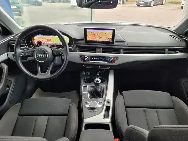 Gebraucht Audi A4 S-Line 209 PS (153 kW) 2018 Gletscherweiss Kombi