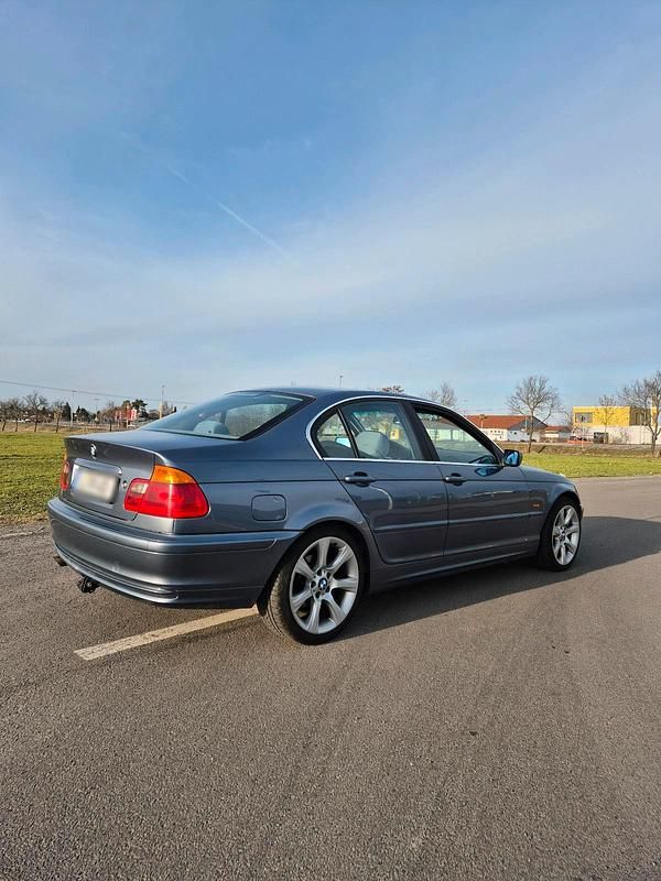 Gebraucht BMW 320 150 PS (110 kW) 1999 Blau Limousine
