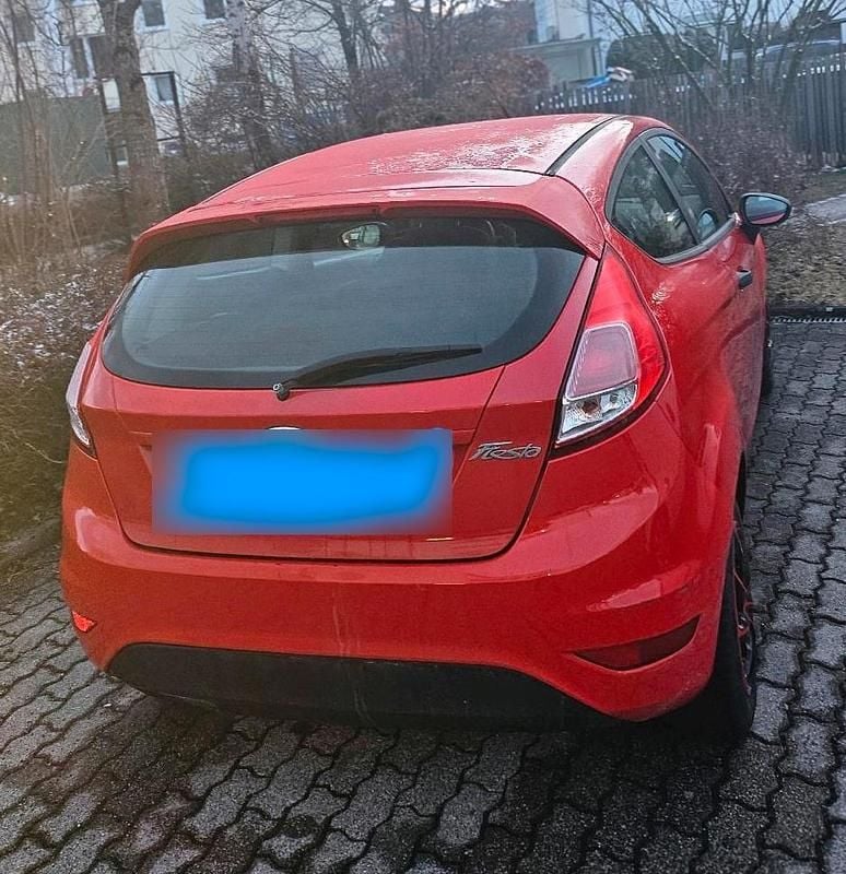 Gebraucht Ford Fiesta 2015 Rot Kleinwagen