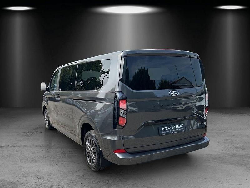 Gebraucht Ford Tourneo Titanium 170 PS (125 kW) 2024 Grau Van / Kleinbus