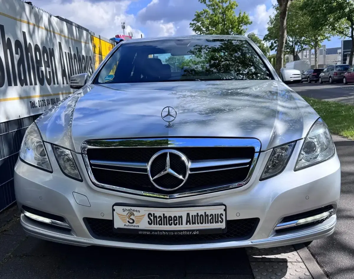 Gebraucht Mercedes E200 184 PS (135 kW) 2011 Silber Limousine