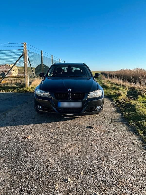 Gebraucht BMW 325 204 PS (150 kW) 2010 Schwarz Kombi