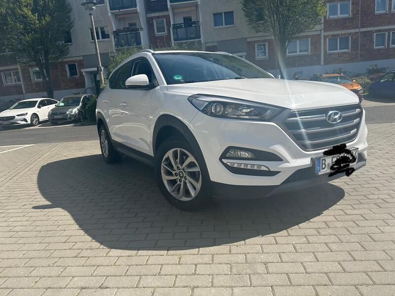 Weiß Gebraucht 2016 Hyundai Tucson SUV | 13.900 € (Guter Preis) - Bild 1/4