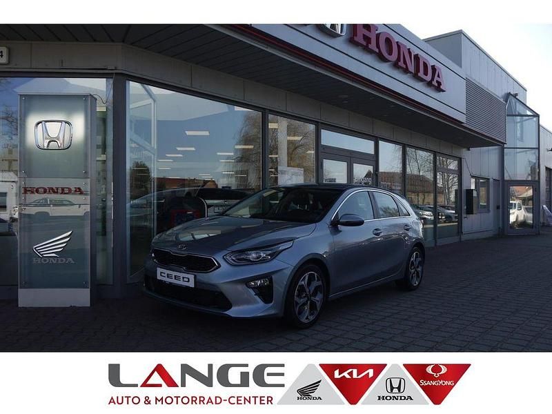 Silber Gebraucht 2020 Kia Ceed Spirit Limousine | 17.995 € (Fairer Preis) - Bild 1/4