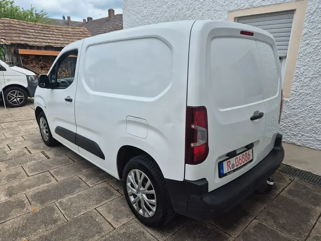 Used Citroën Berlingo 110 HP (80 kW) 2020 White Minivan