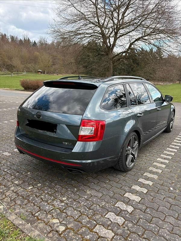 Gebraucht Skoda Octavia RS 184 PS (135 kW) 2016 Grau Kleinwagen