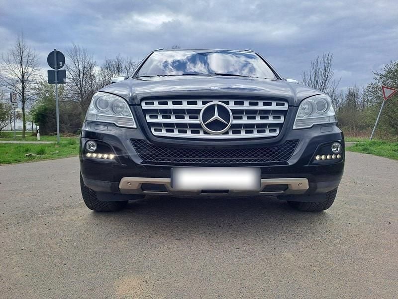 Gebraucht Mercedes ML350 272 PS (200 kW) 2010 Schwarz SUV