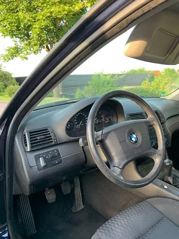 Gebraucht BMW 316 105 PS (77 kW) 2000 Blau Limousine