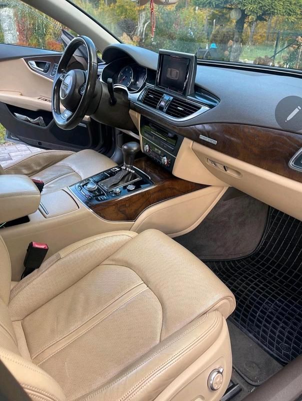 Braun Gebraucht 2011 Audi A7 Sportback Kleinwagen | 15.000 € (Fairer Preis) - Bild 1/3