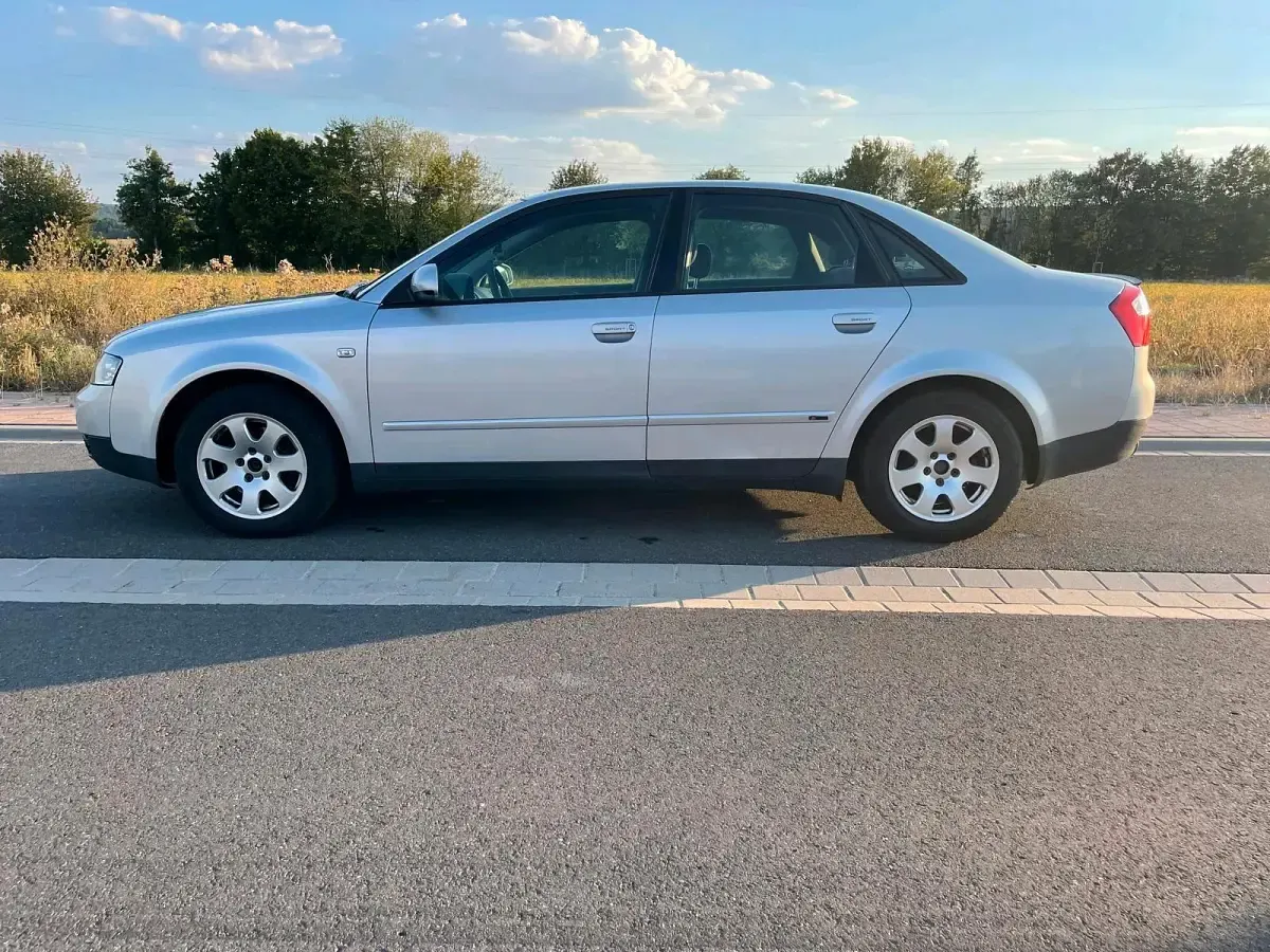Gebraucht Audi A4 131 PS (96 kW) 2001 Silber Limousine