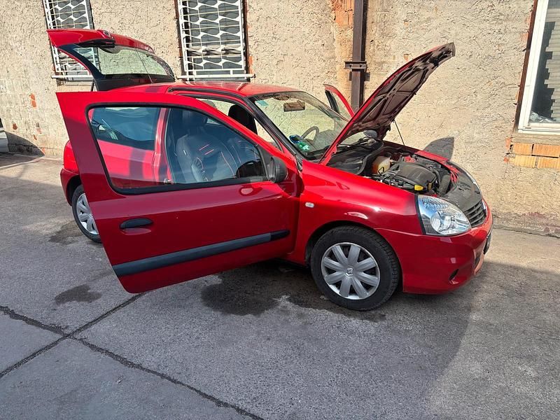 Gebraucht Renault Clio IV 75 PS (55 kW) 2012 Rot Kleinwagen