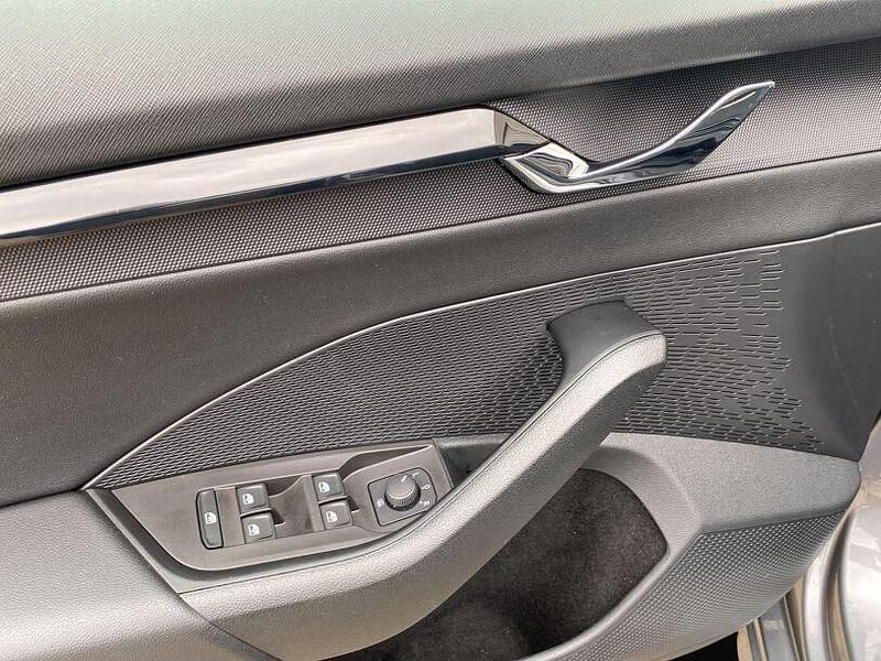 Gebraucht Skoda Octavia Ambition 110 PS (80 kW) 2023 Grau Limousine