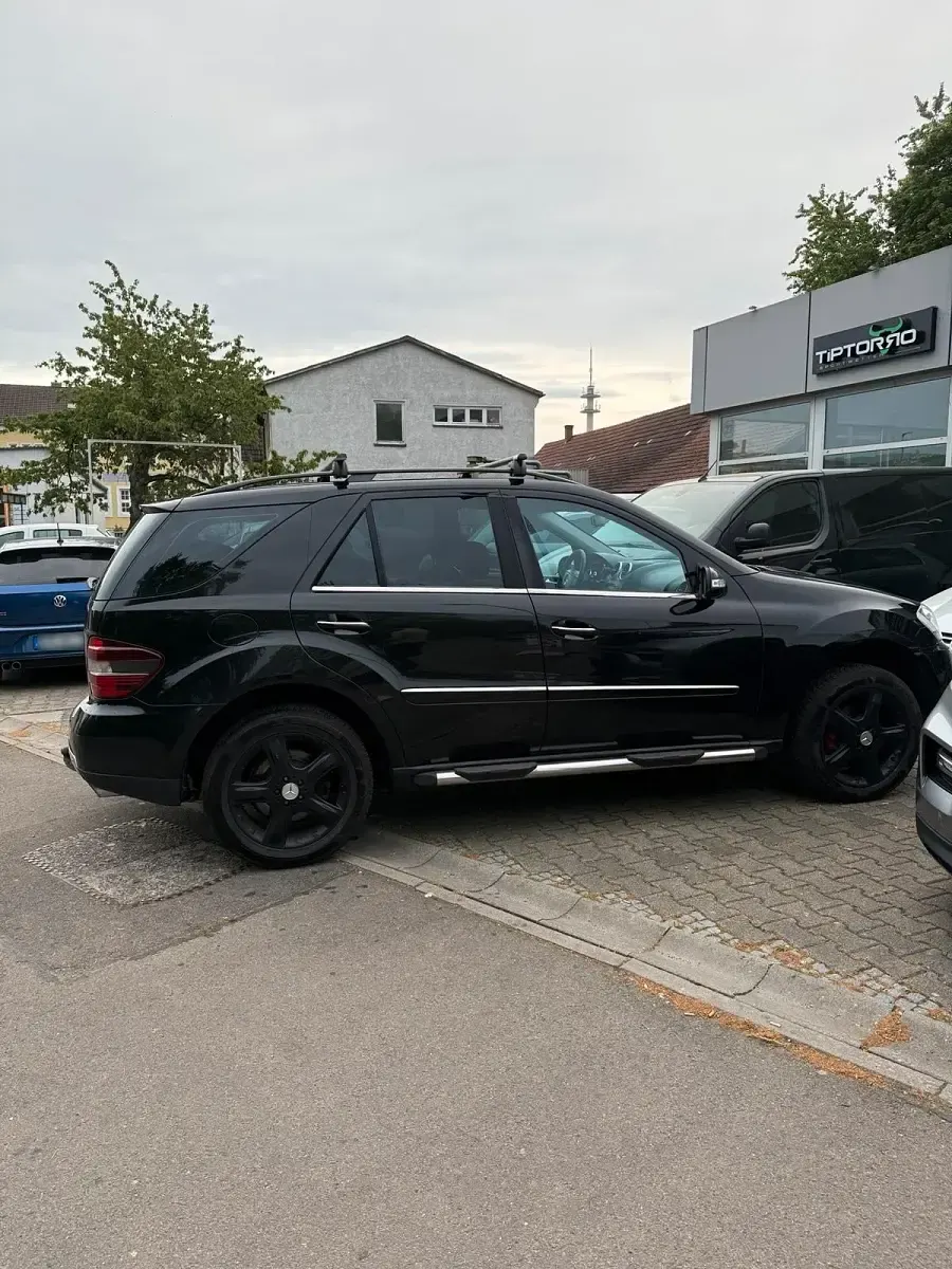 Gebraucht Mercedes ML280 200 PS (147 kW) 2007 Schwarz SUV