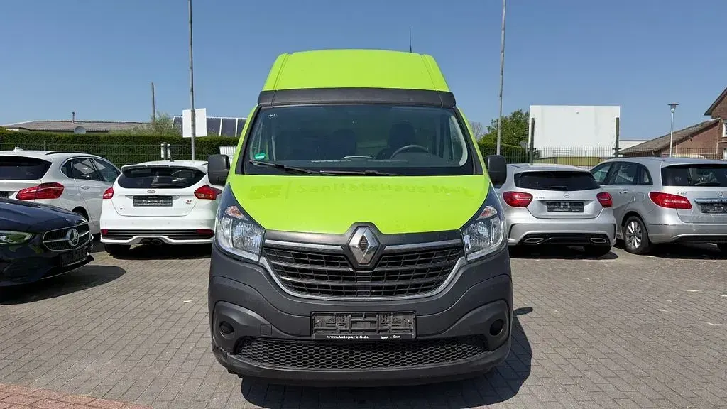 Gebraucht Renault Trafic Komfort 145 PS (106 kW) 2021 Grün (grün) Van / Kleinbus